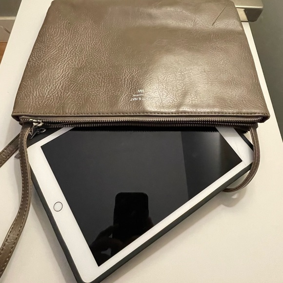 Matt & Nat 3 Section Purse! - Picture 2 of 11